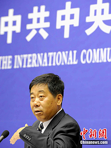 中央黨校副校長：引導學員學習使用微博等新媒體