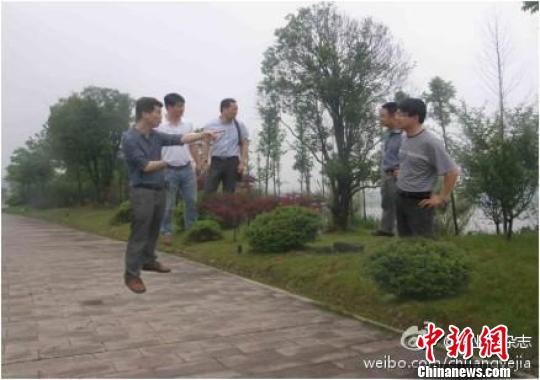 圖為余杭政府網(wǎng)站上的“懸浮”照片頁面。