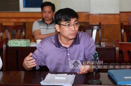 大新住建局開展網(wǎng)絡(luò)問政活動(dòng) 當(dāng)場(chǎng)處理網(wǎng)友問題