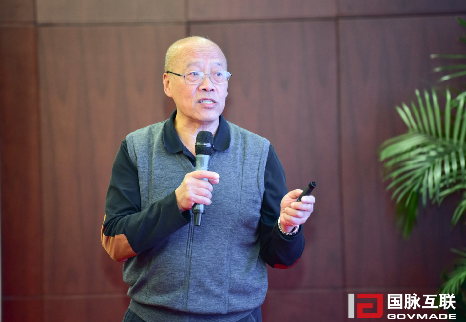 中國信息協(xié)會原副會長胡小明