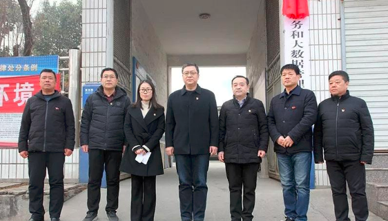 溫縣政務(wù)服務(wù)和大數(shù)據(jù)管理局揭牌！