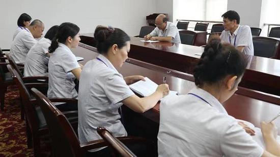 長沙市住房公積金管理中心岳麓區(qū)管理部月度工作講評會