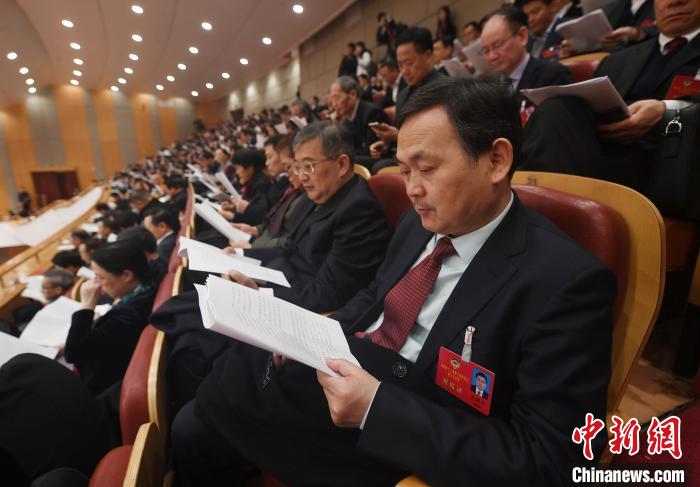 圖為浙江省十三屆人大三次會議現(xiàn)場。　王剛 攝