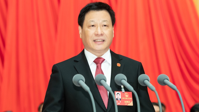  上海市第十五屆人民代表大會第三次會議今天上午開幕。上海市市長應(yīng)勇作《政府工作報(bào)告》。