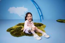 孩子不同年齡段如何選學(xué)步鞋，江博士健康鞋來教你