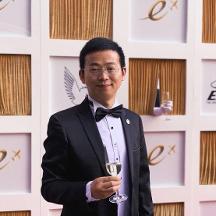 旅美經(jīng)濟(jì)學(xué)家向凌云教授獲聘為利比里亞共和國特邀經(jīng)濟(jì)顧問