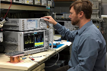 突破技術瓶頸，引領射頻發(fā)生器行業(yè)，上海伊恩埃半導體(AENI）的創(chuàng)新之路